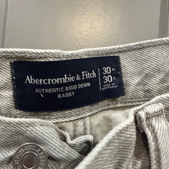 Abercrombie & Fitch Jeans Mens 30x30 Light Wash Gray Denim Straight Leg - Picture 2 of 8